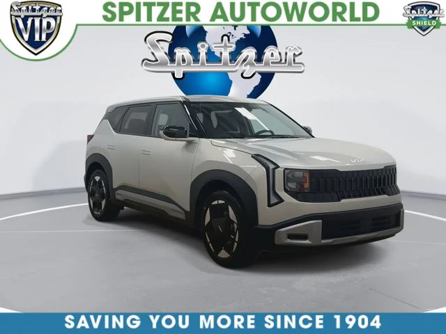 New 2027 Ivory Silver Kia S image 2