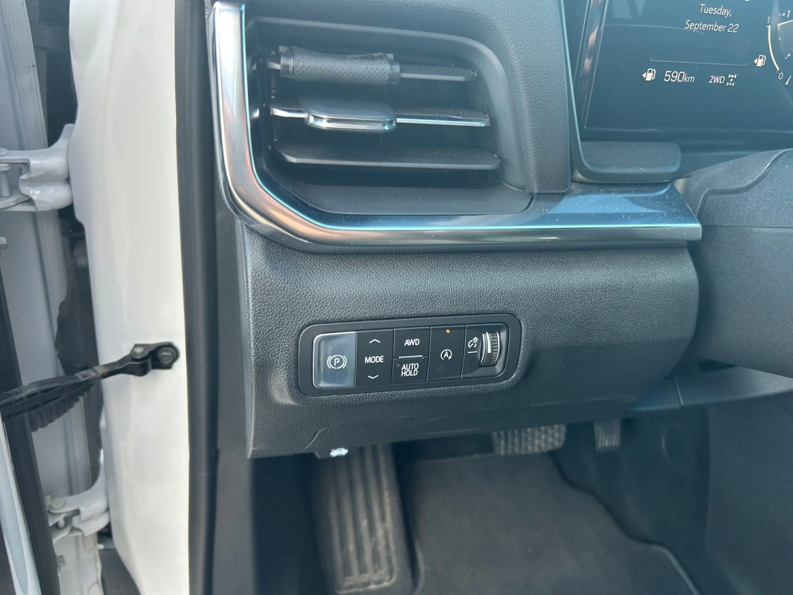 Used 2026 White GMC AWD Elevation image 15