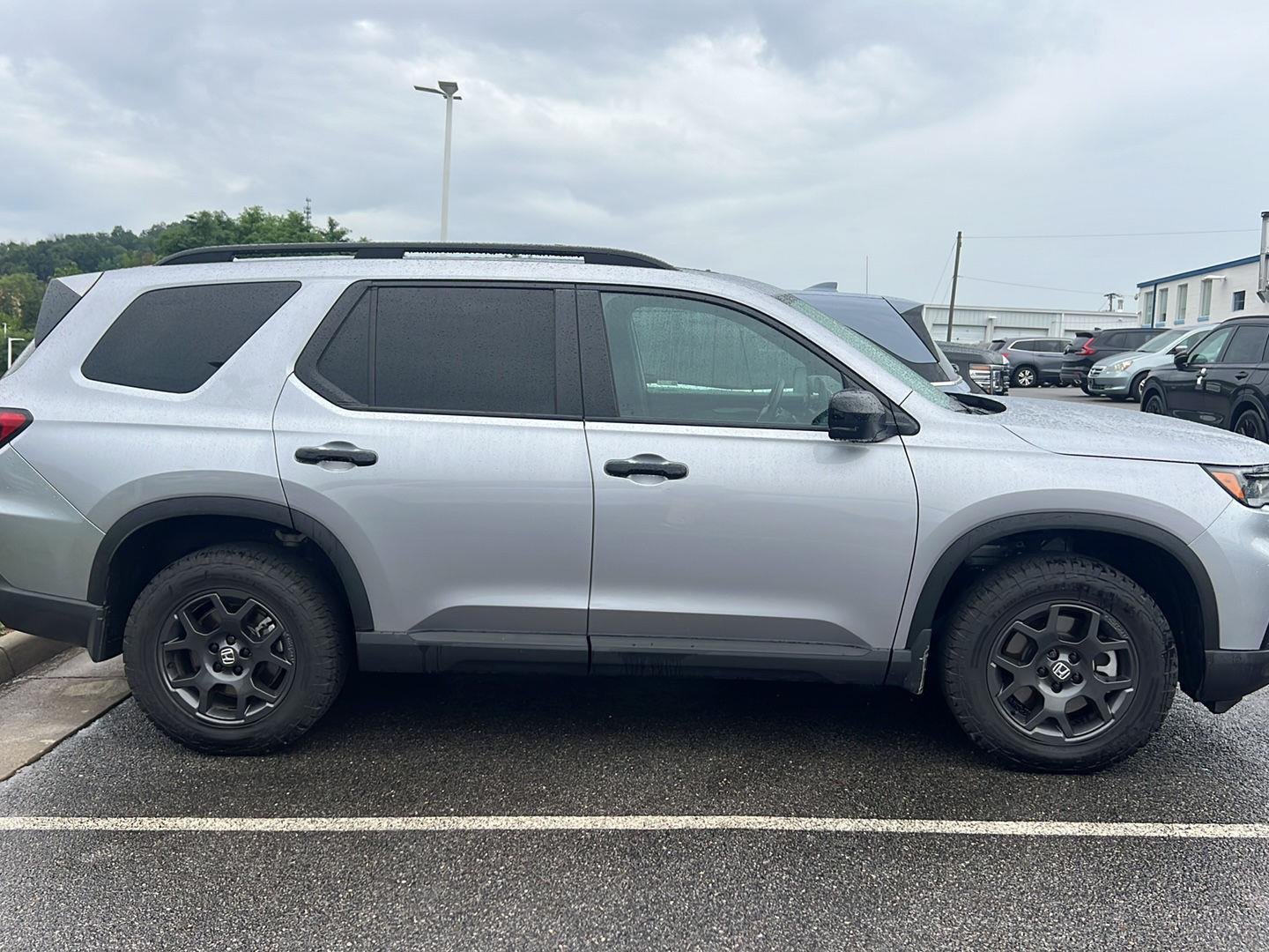 Used 2025 Lunar Silver Metallic Honda TrailSport image 5