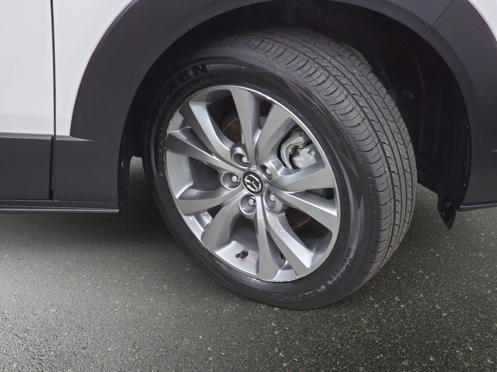 Used 2021 Snowflake White Pearl Mica Mazda Preferred image 32