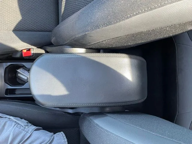 Used 2018 Blue Jeep Latitude image 27