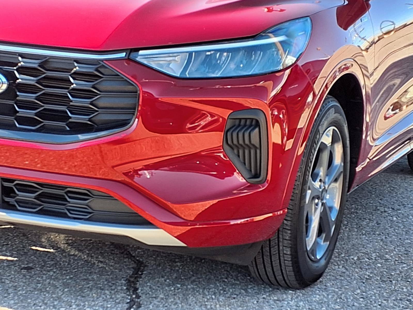 Used 2024 Rapid Red Metallic Tinted Clearcoat Ford ST-Line image 27