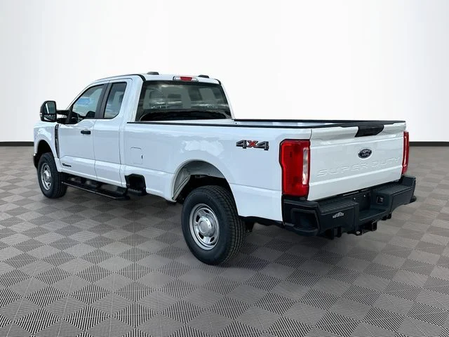 New 2026 Oxford White Ford XL image 4