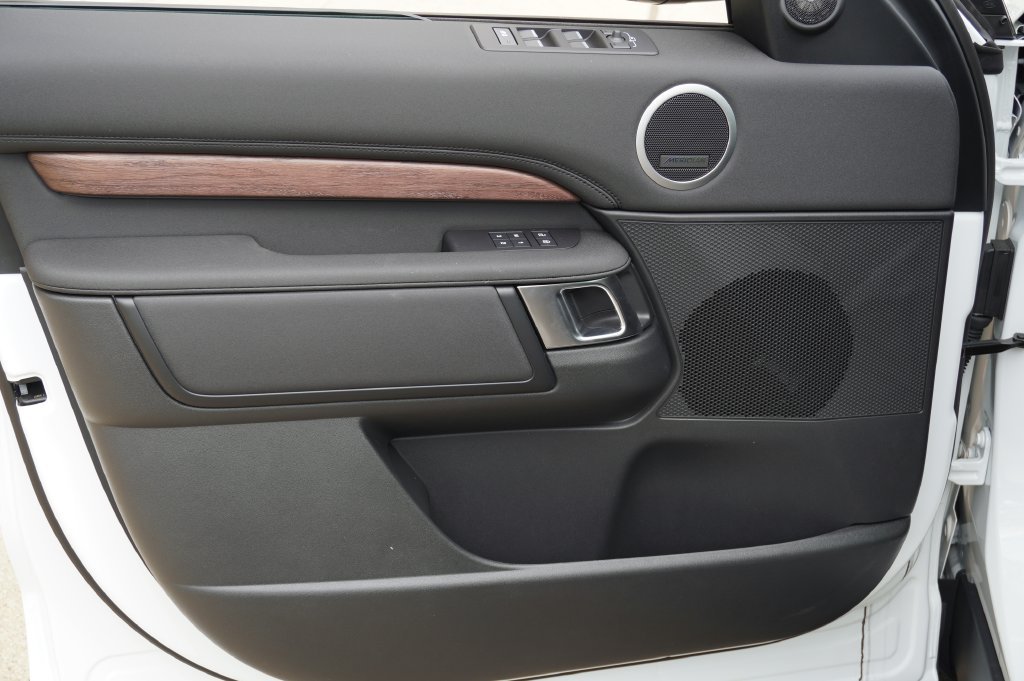 New 2026 Fuji White Land Rover S image 10