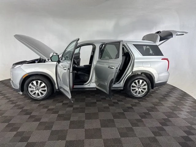 Used 2023 Silver Hyundai SEL image 11