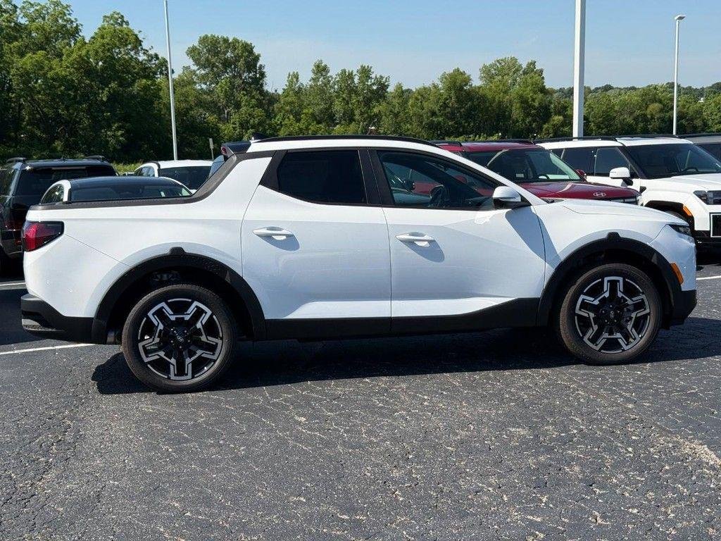 2025 Hyundai Santa Cruz Limited - Photo 2