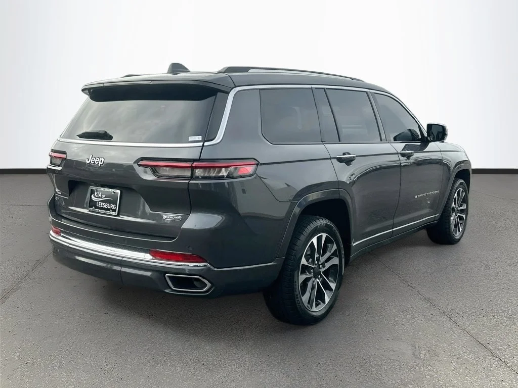 Used 2022 Gray Jeep Overland image 7