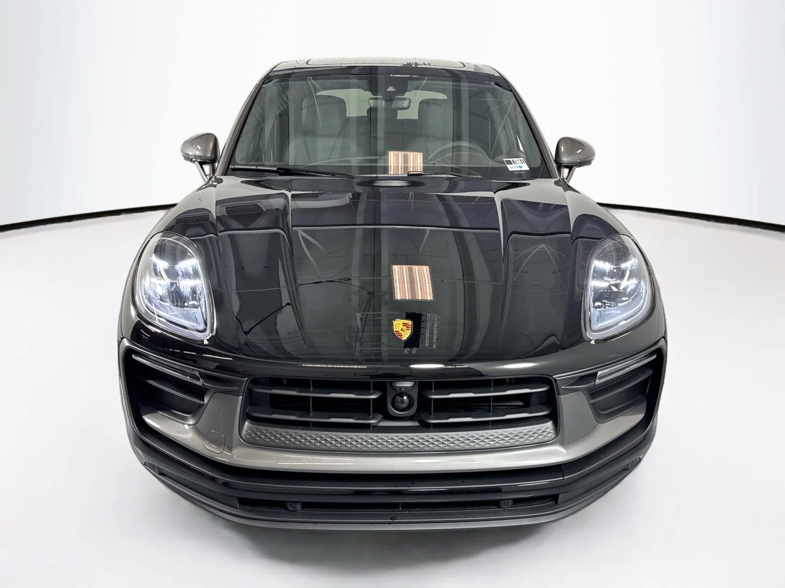 2026 Porsche Macan T - Photo 6
