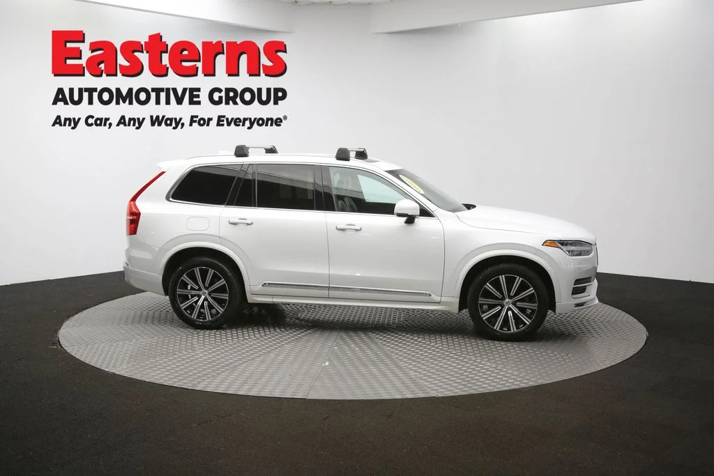 Used 2022 White Volvo T6 Inscription image 47