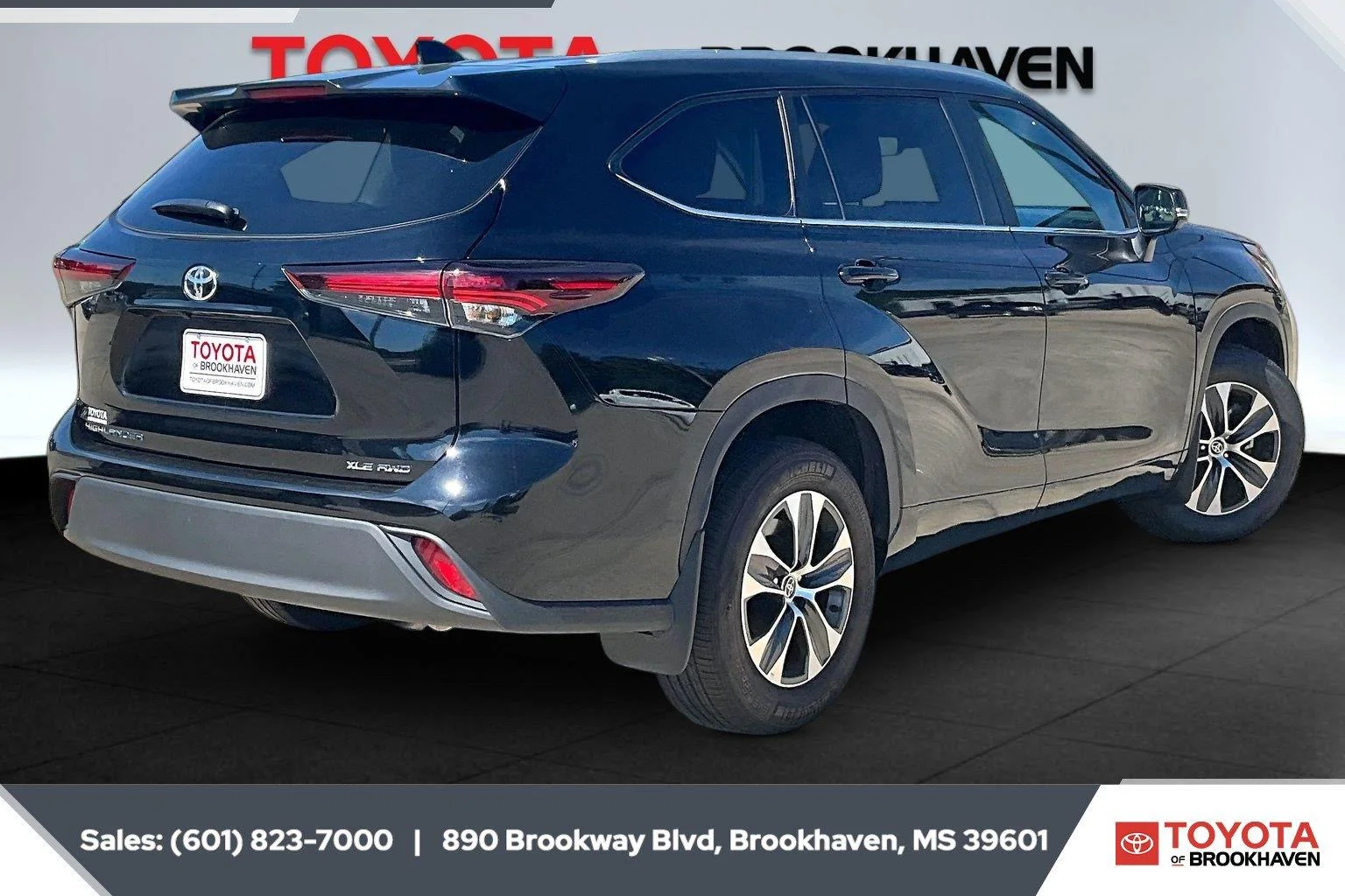 Used 2026 Midnight Black Metallic Toyota XLE image 11
