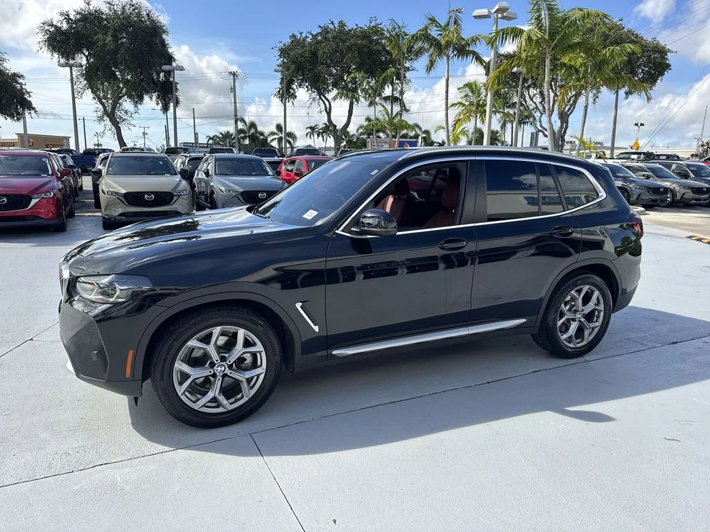 Used 2022 Jet Black BMW sDrive30i image 10