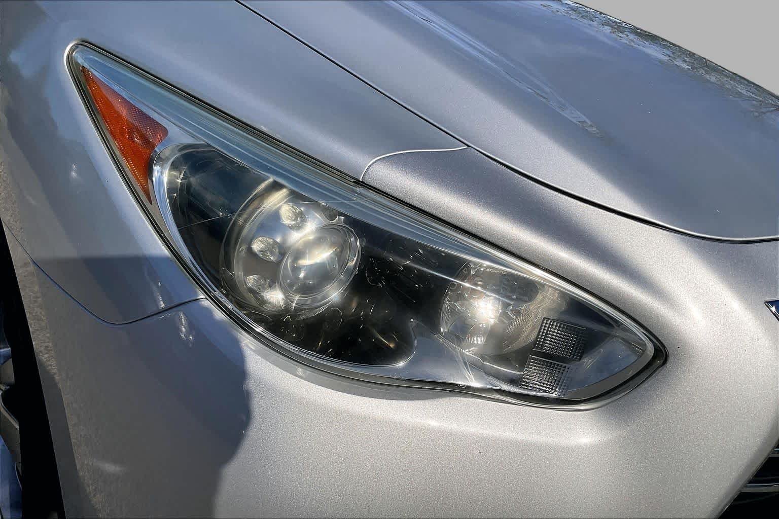 Used 2013 Liquid Platinum INFINITI  image 26