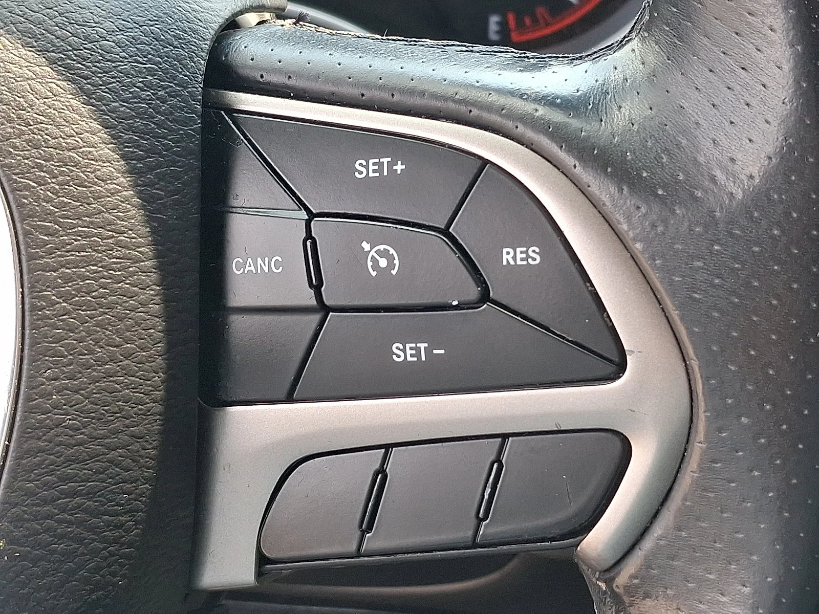 Used 2019 White Knuckle Clearcoat Dodge SXT image 22