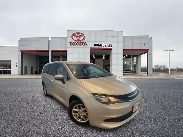 2023 Chrysler Voyager LX