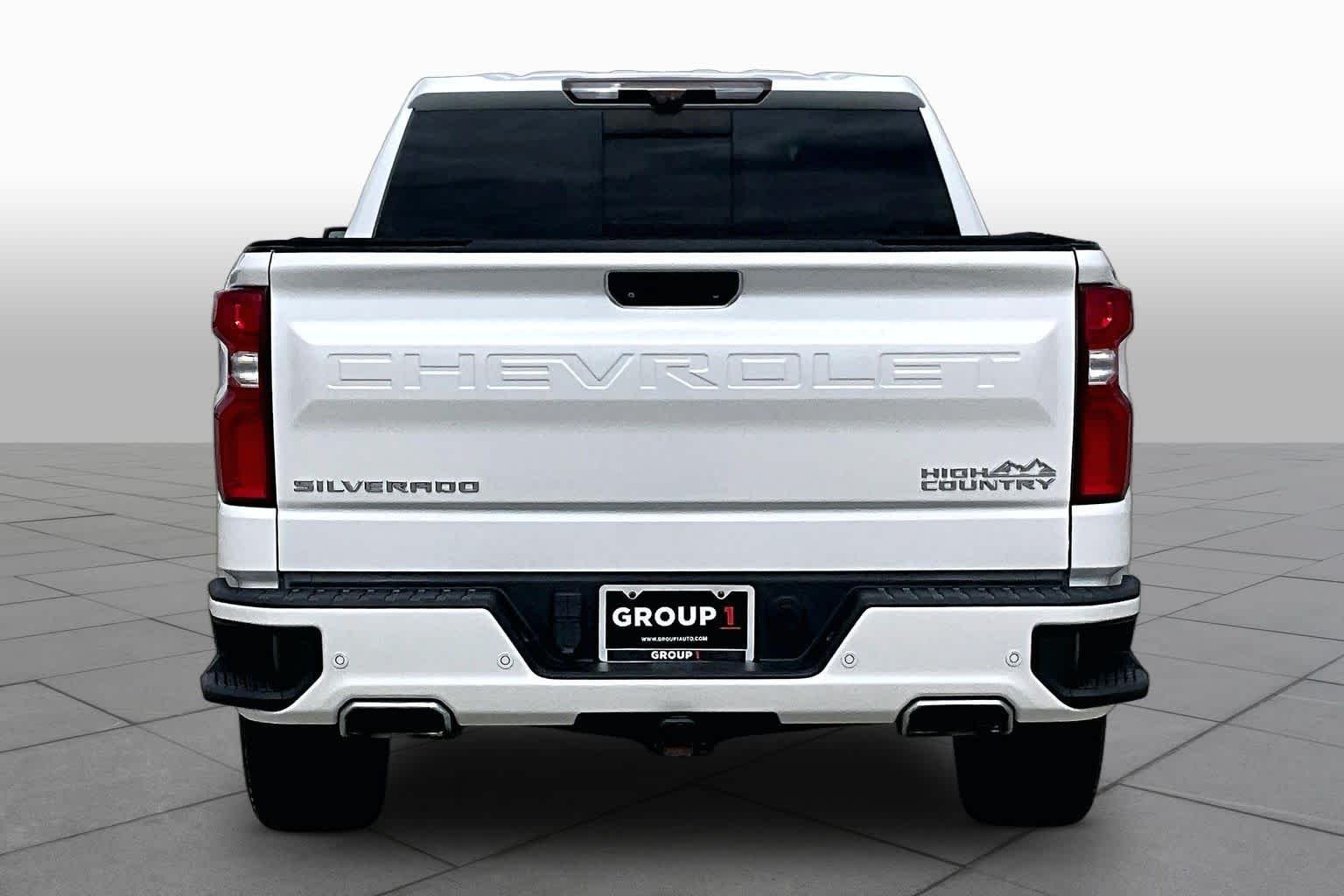 Used 2020 Iridescent Pearl Tricoat Chevrolet High Country image 4