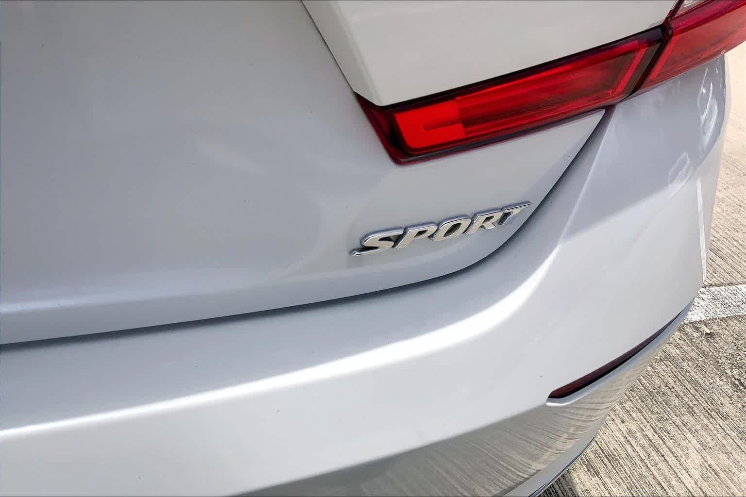 Used 2018 Platinum White Pearl Honda Sport 1.5T image 10