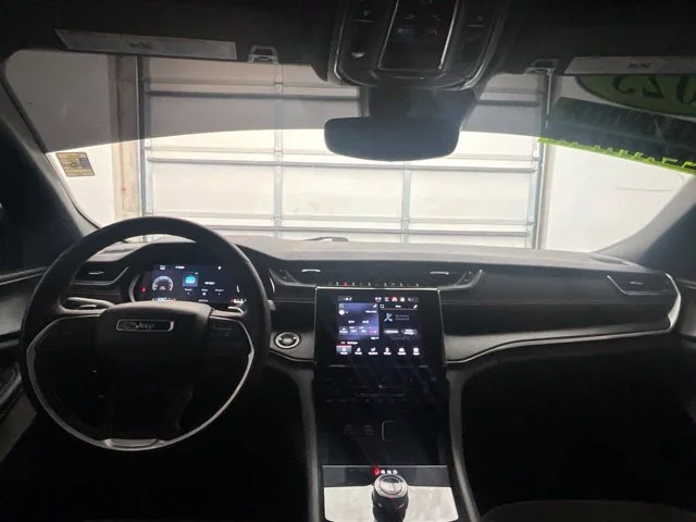 Used 2023 White Jeep Altitude image 4