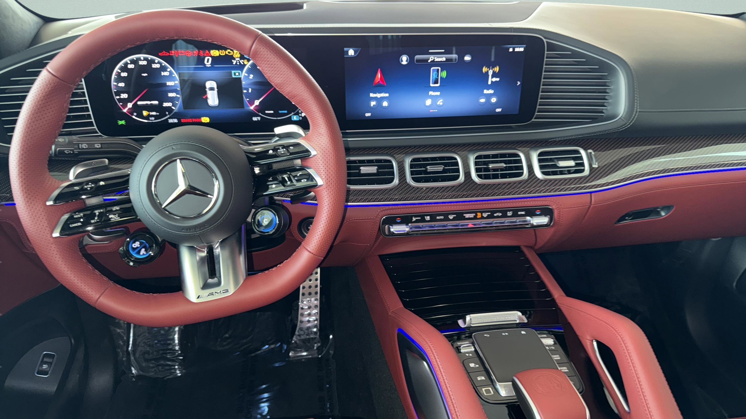 New 2026 MANUFAKTUR Signature Cirrus Silver Magno Mercedes-Benz AMG® GLS 63 image 22