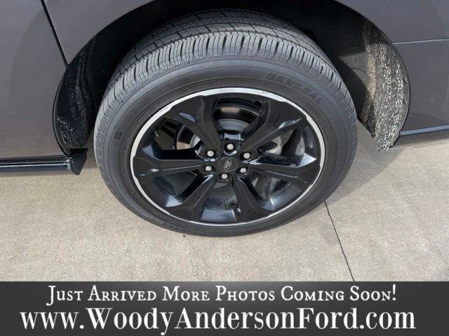 Used 2022 Dark Matter Metallic Ford Limited image 4
