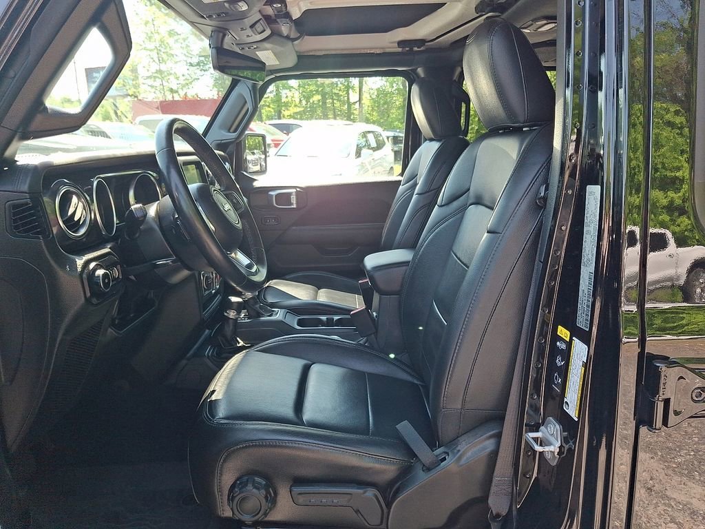Used 2022 Black Jeep Sahara Altitude 4x4 image 13