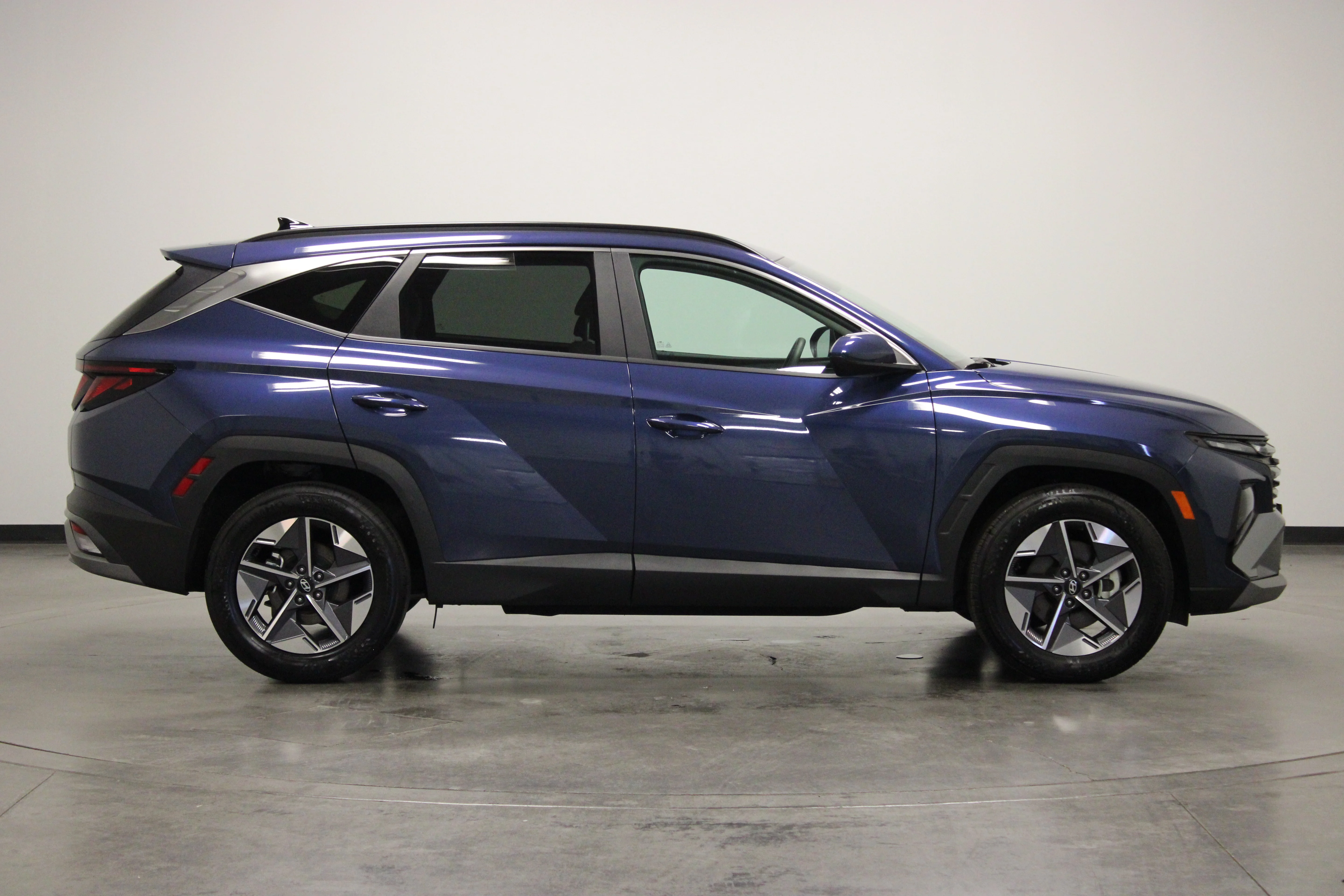 Used 2026 Atlantis Blue Hyundai SEL image 9