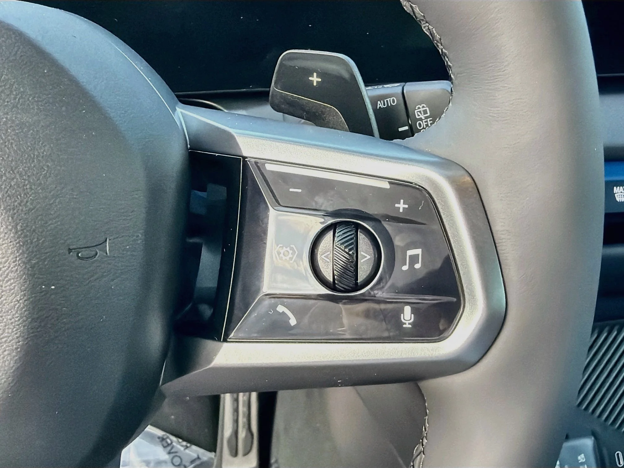 New 2026 Dune Grey Metallic BMW 30 xDrive image 37