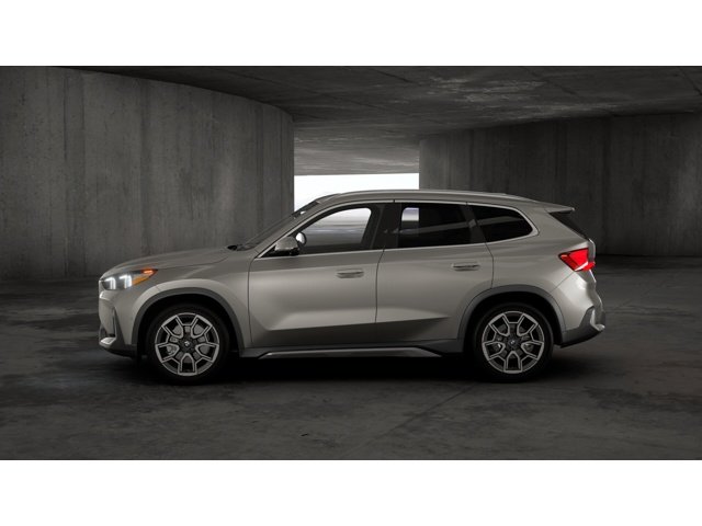 New 2026 Space Silver Metallic BMW xDrive28i image 4
