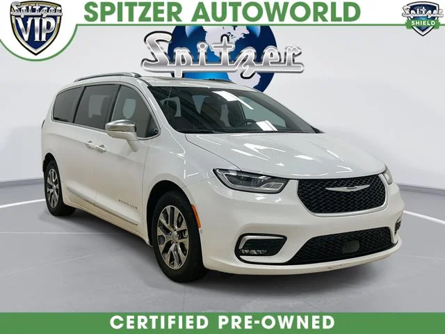 2024 Chrysler Pacifica Hybrid Pinnacle PHEV's photo