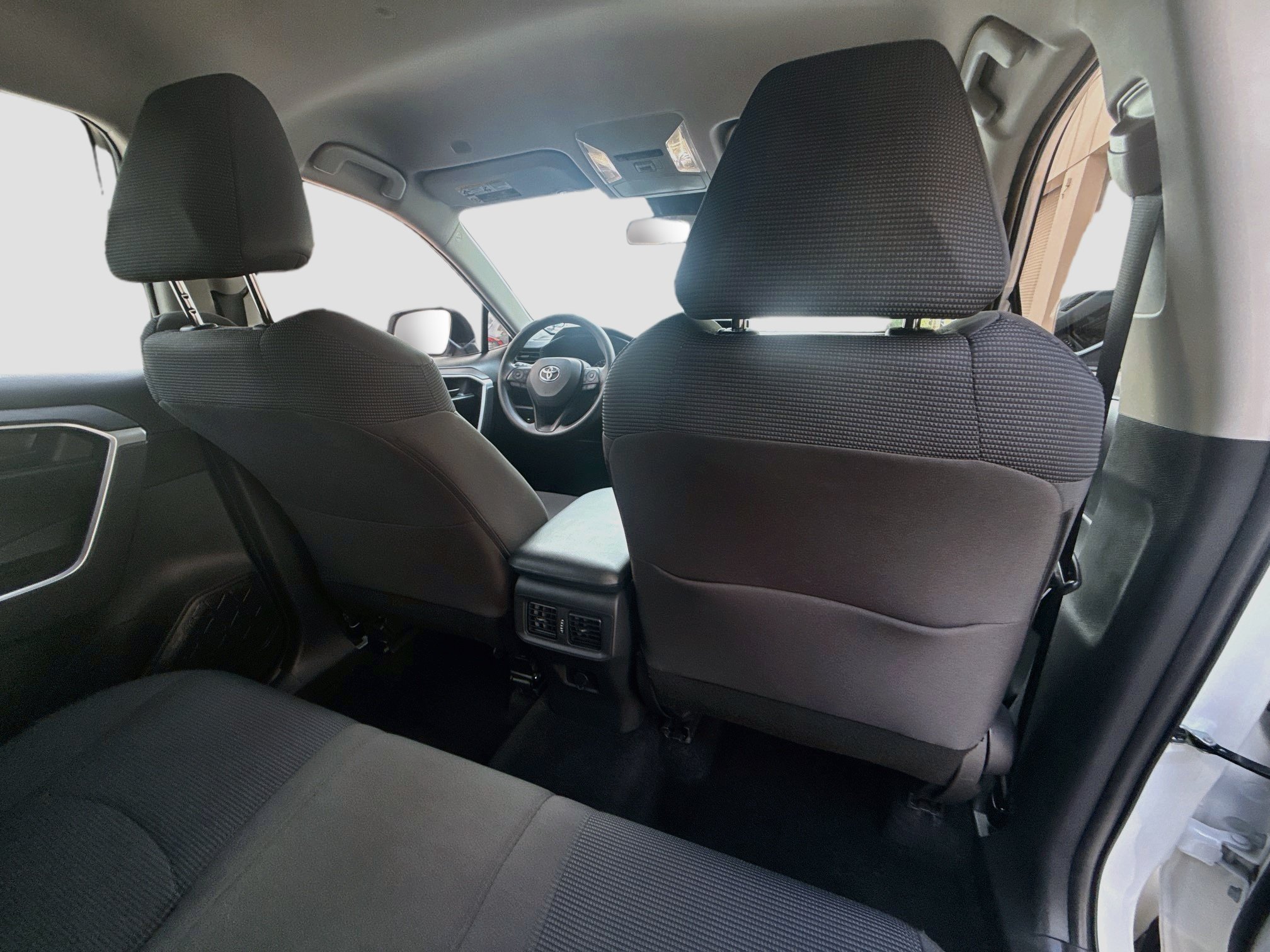 Used 2025 Ice Toyota LE image 27