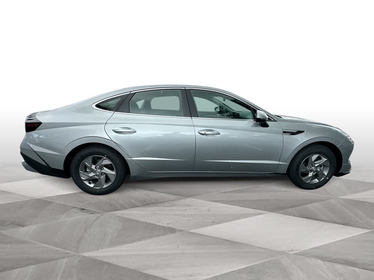 New 2026 Aero Silver Hyundai SE image 9