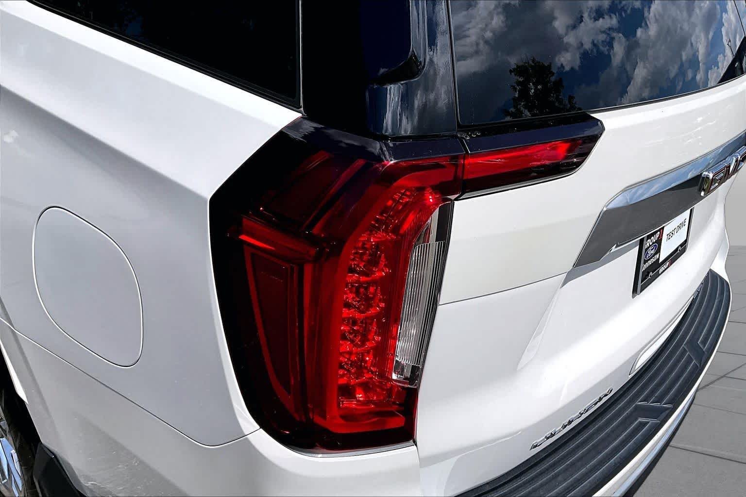 Certified Used 2023 White Frost Tricoat GMC Denali image 28