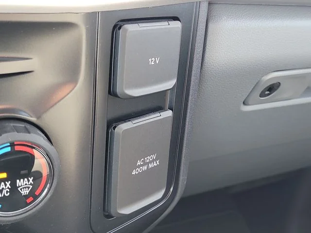 New 2026 Oxford White Ford XLT image 27