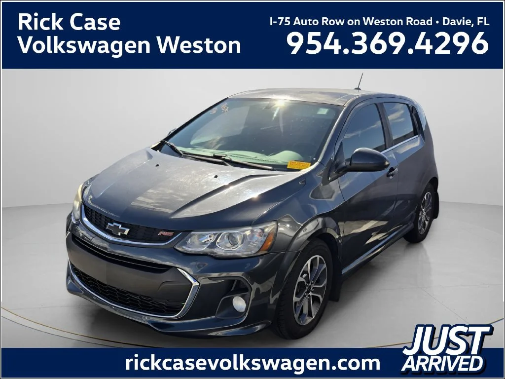 Used 2018 Gray Chevrolet LT image 1