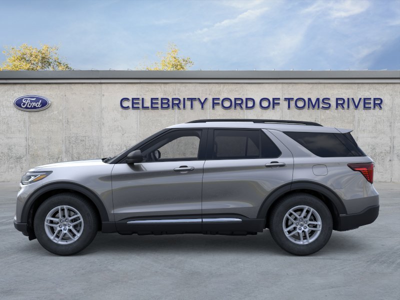 New 2025 Carbonized Gray Metallic Ford Active image 3