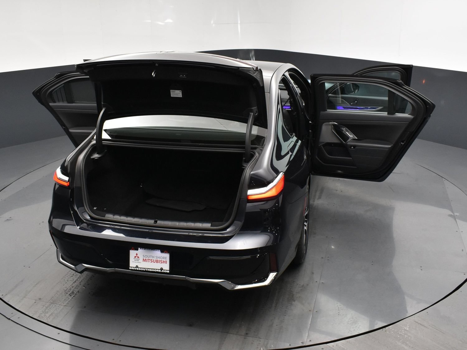 Used 2025 Black BMW 740i xDrive image 31