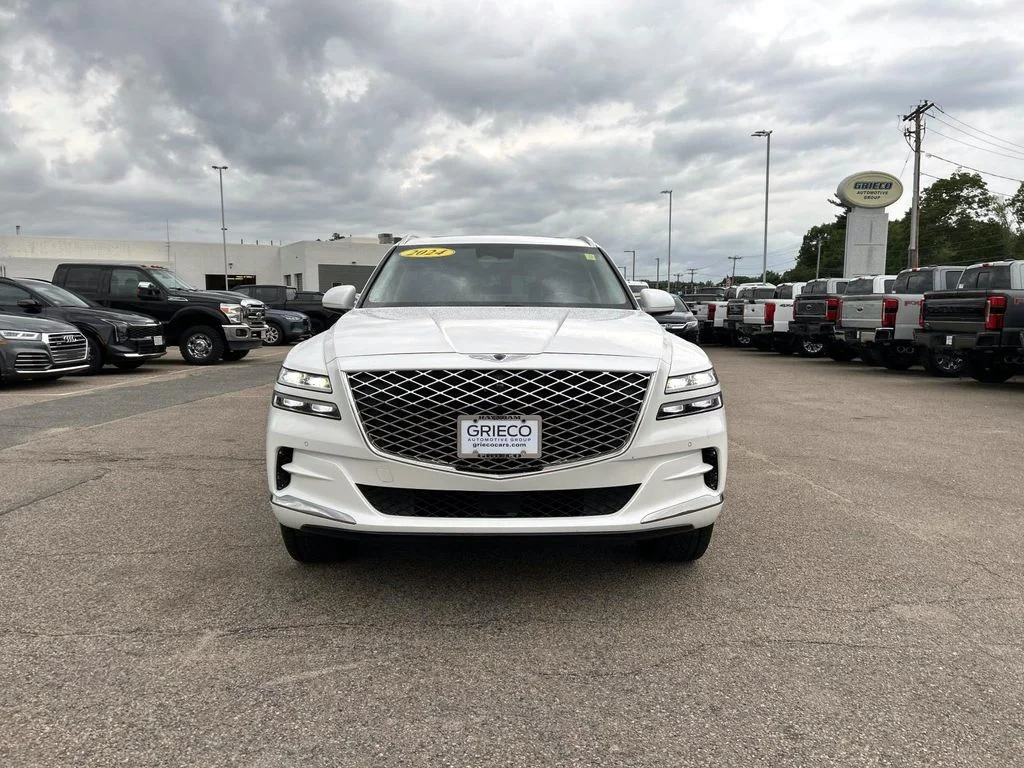 Used 2024 White Genesis 3.5T Advanced image 8