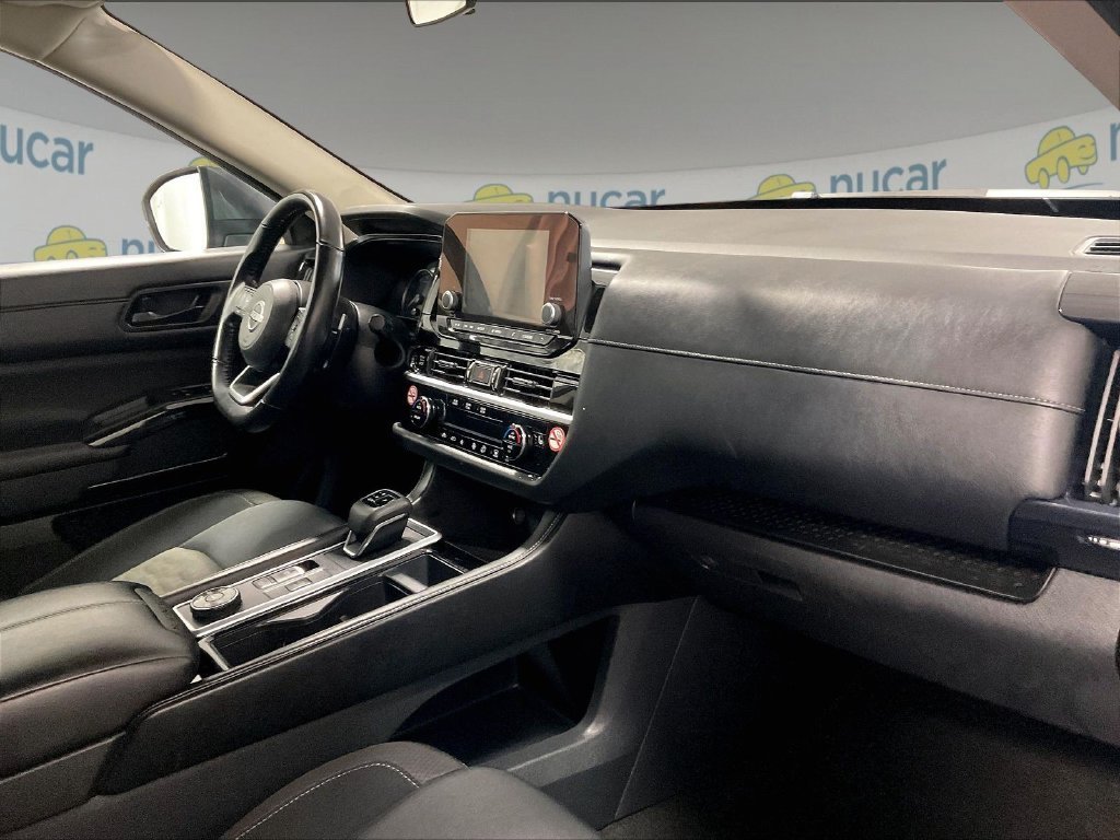 Used 2025 Gray Nissan SV image 14