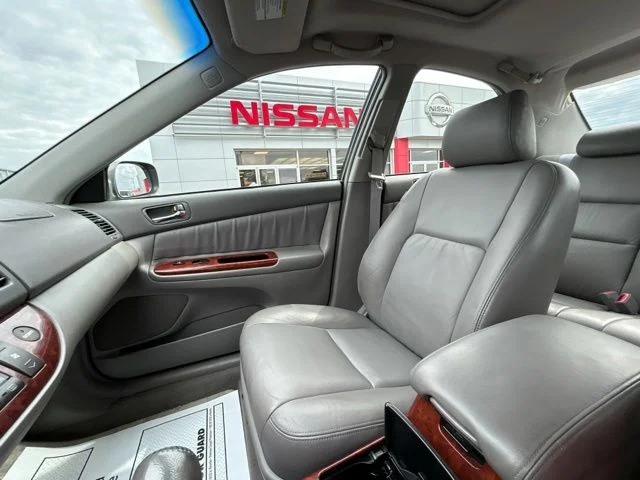 Used 2005 Phantom Gray Pearl Toyota XLE image 47