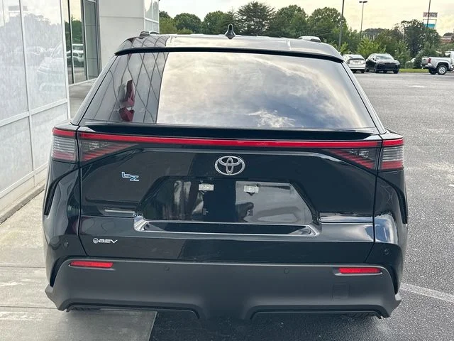 New 2026 Midnight Black Metallic Toyota  XLE image 4
