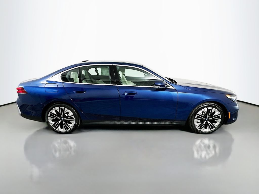 Used 2026 Phytonic Blue Metallic BMW 530i image 4