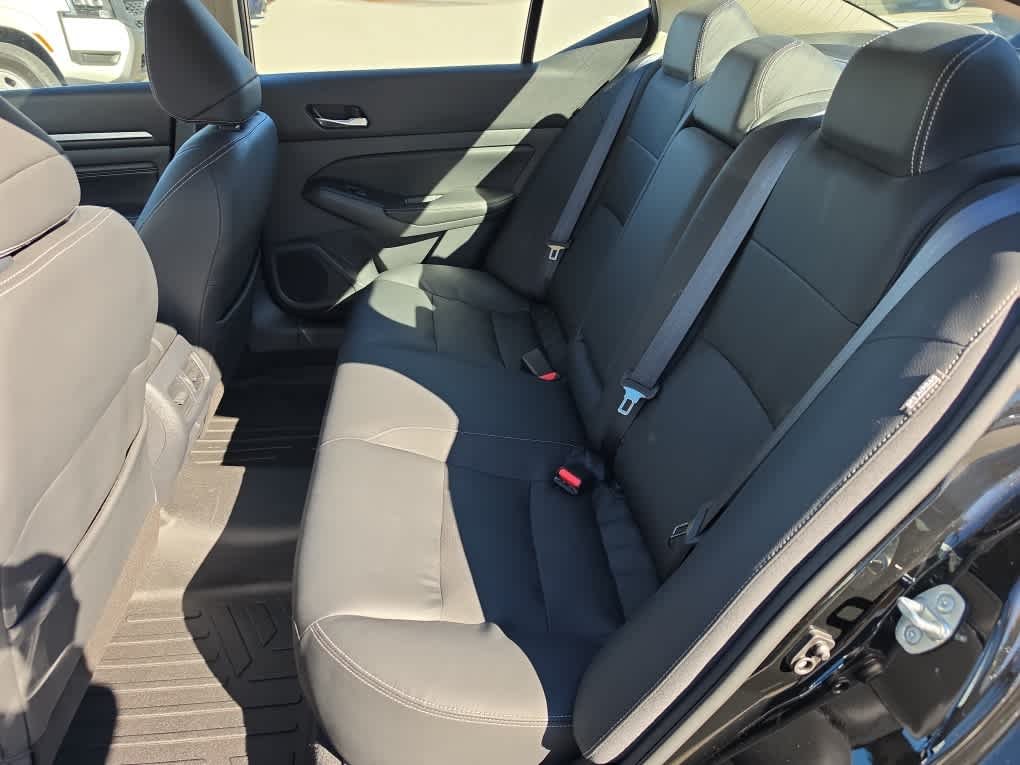 Used 2019 Super Black Nissan 2.5 SL image 17