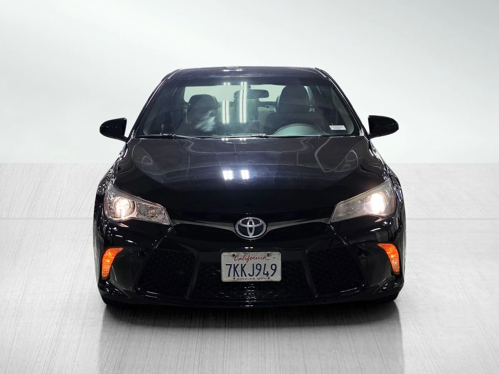 Used 2015 Toyota Camry SE with VIN 4T1BF1FK9FU873748 for sale in Long Beach, CA
