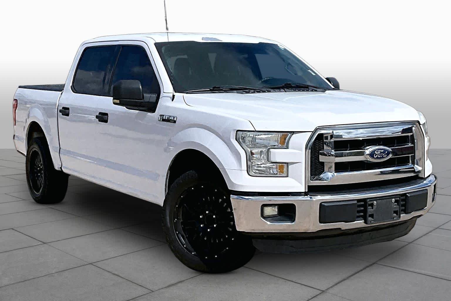 Used 2015 Oxford White Ford XLT image 3
