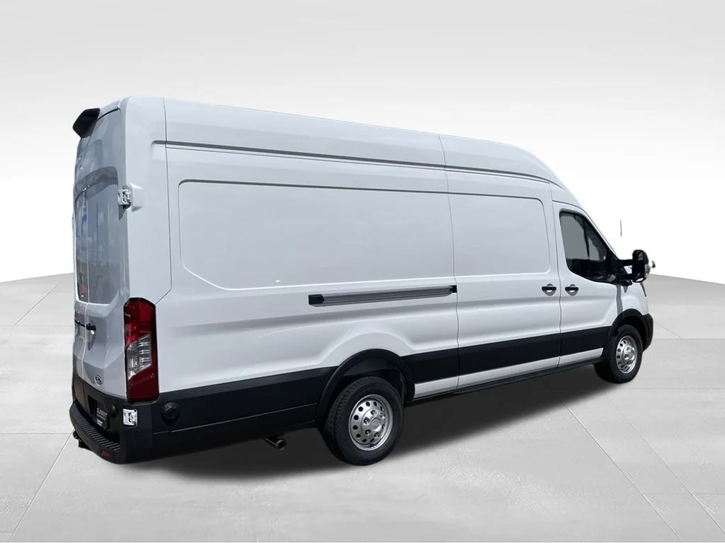 New 2026 Oxford White Ford Cargo Van image 4