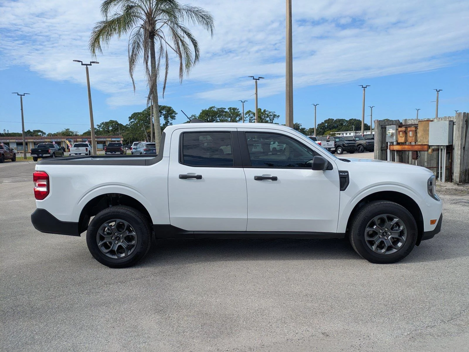 New 2026 Oxford White Ford XLT image 5