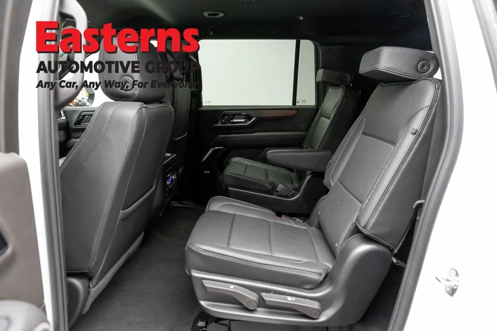 Used 2025 White GMC Denali image 24