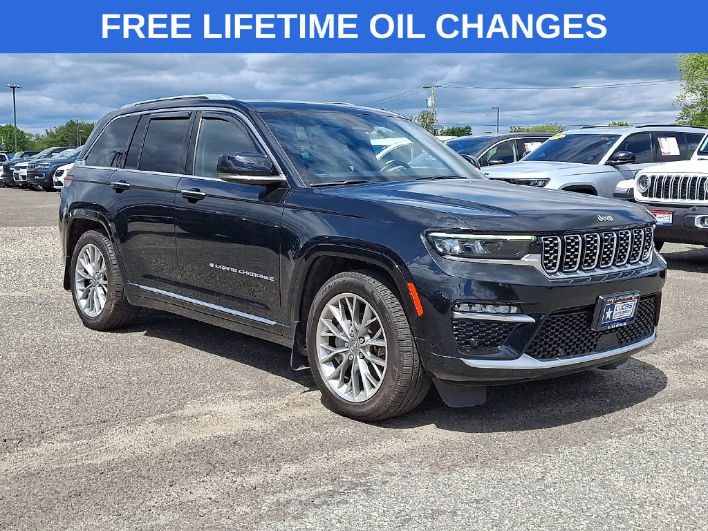 Used 2023 Diamond Black Crystal Pearlcoat Jeep Summit Reserve image 1