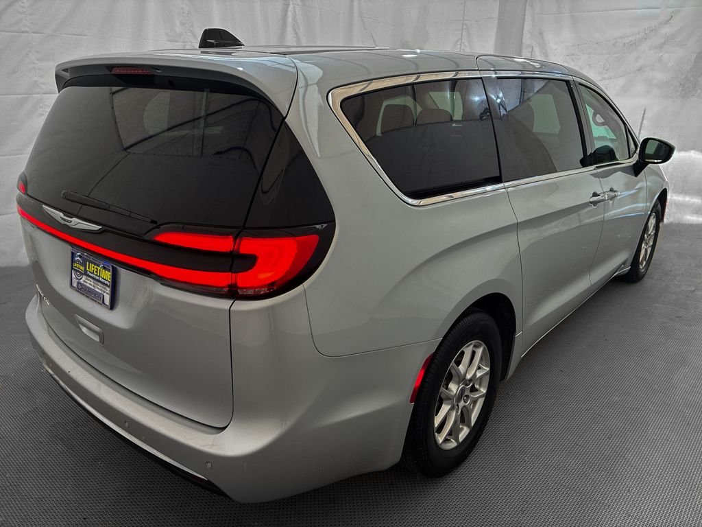 Used 2024 Silver Chrysler Touring L image 7