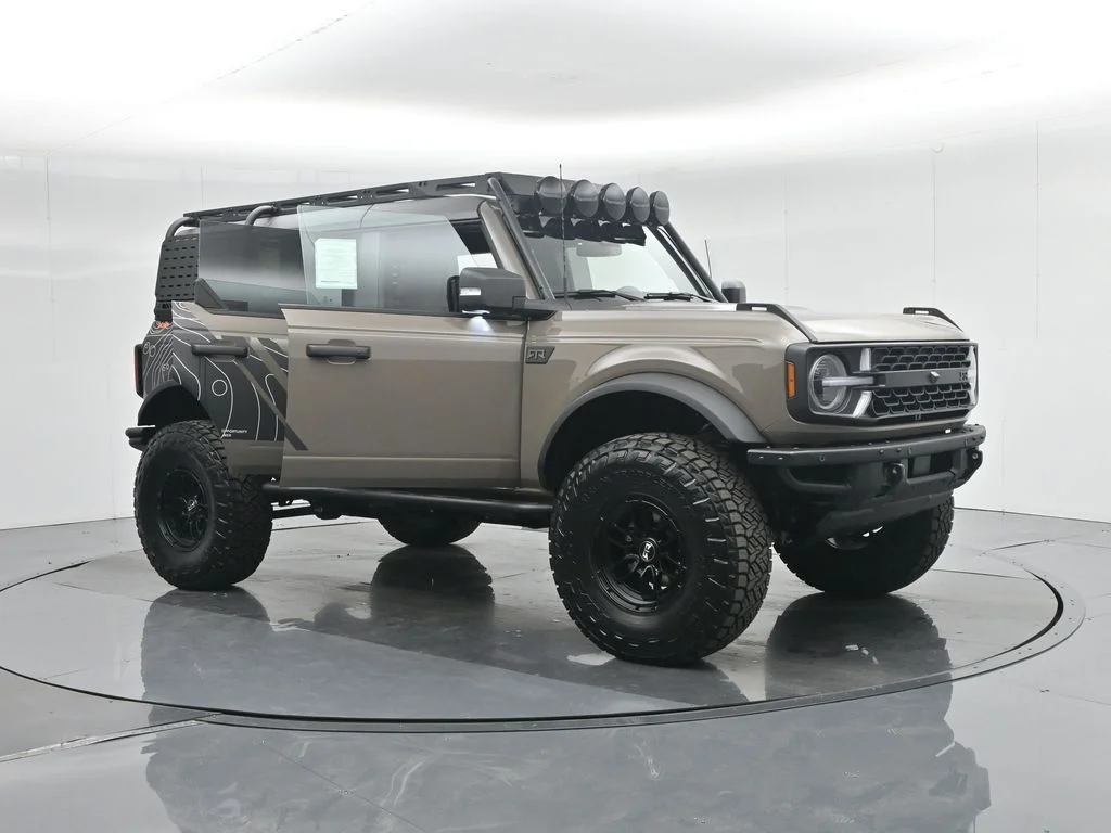 New 2025 Marsh Gray Ford Badlands image 37