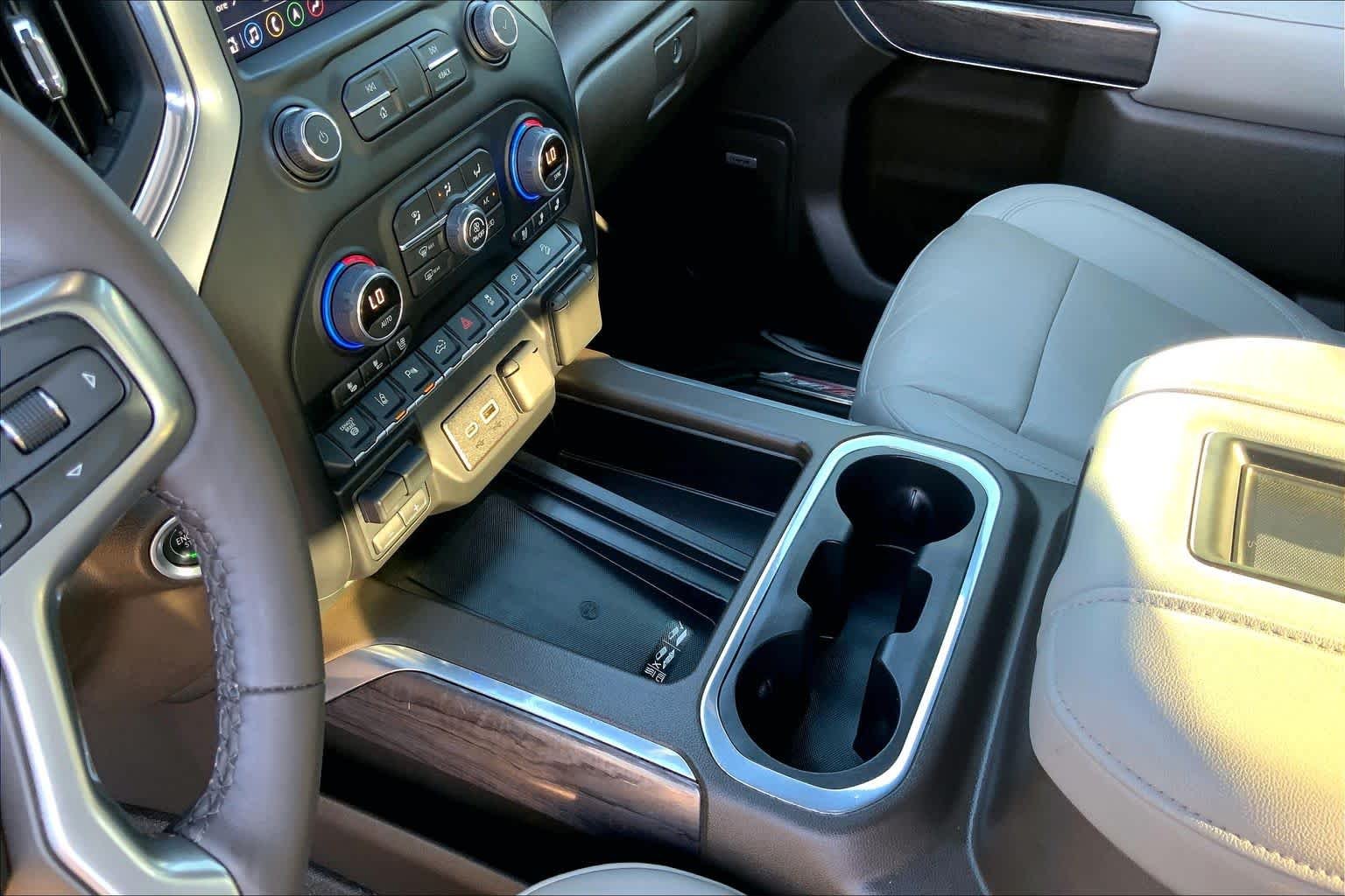 Used 2022 Northsky Blue Metallic Chevrolet LTZ image 17